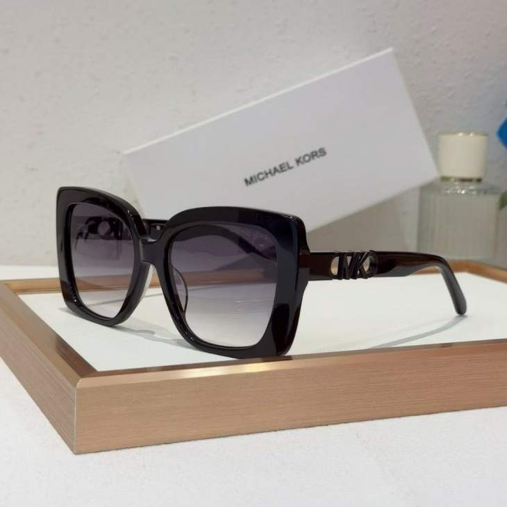 Picture of Michael Kors Sunglasses _SKUfw71187527fw